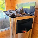 Ma-bebe Summer Playhouse - Jacuzzi, Sauna, Playground, And Woods --- 1 Or 2 Families Welcomed --- Nb-events And Outside Guests Are Not Allowed Semesterbostad