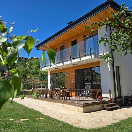 Ma-bebe Summer Playhouse - Jacuzzi, Sauna, Playground, And Woods --- 1 Or 2 Families Welcomed --- Nb-events And Outside Guests Are Not Allowed Pancharevo