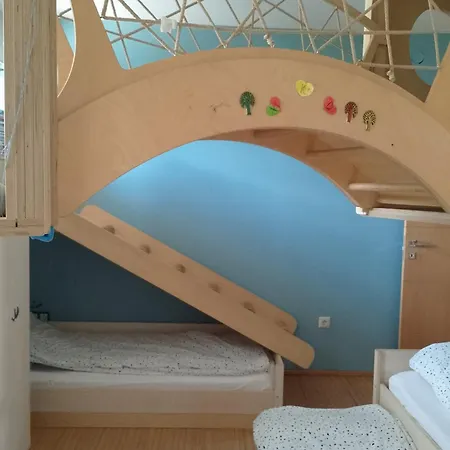 Feriehus Ma-bebe Summer Playhouse - Jacuzzi, Sauna, Playground, And Woods --- 1 Or 2 Families Welcomed --- Nb-events And Outside Guests Are Not Allowed *