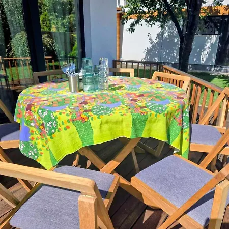 Casa vacanze Ma-bebe Summer Playhouse - Jacuzzi, Sauna, Playground, And Woods --- 1 Or 2 Families Welcomed --- Nb-events And Outside Guests Are Not Allowed Pancharevo