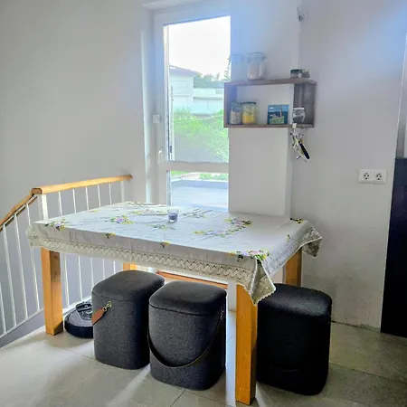 Ma-bebe Summer Playhouse - Jacuzzi, Sauna, Playground, And Woods --- 1 Or 2 Families Welcomed --- Nb-events And Outside Guests Are Not Allowed *
